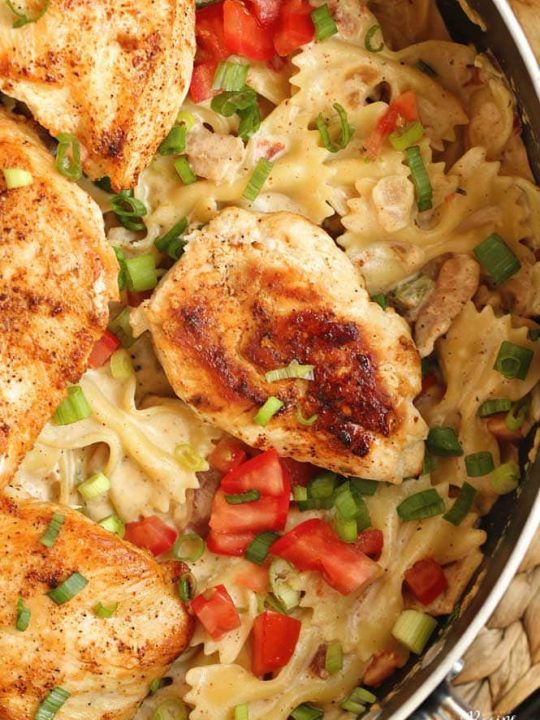 https://www.diaryofarecipecollector.com/wp-content/uploads/2022/01/roasted-garlic-cajun-chicken-pasta-1-540x720.jpeg