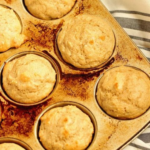 Cinnamon Sugar Protein Muffins make a great meal prep recipe that only takes a few minutes to prepare and helps you start your day with a high protein breakfast!