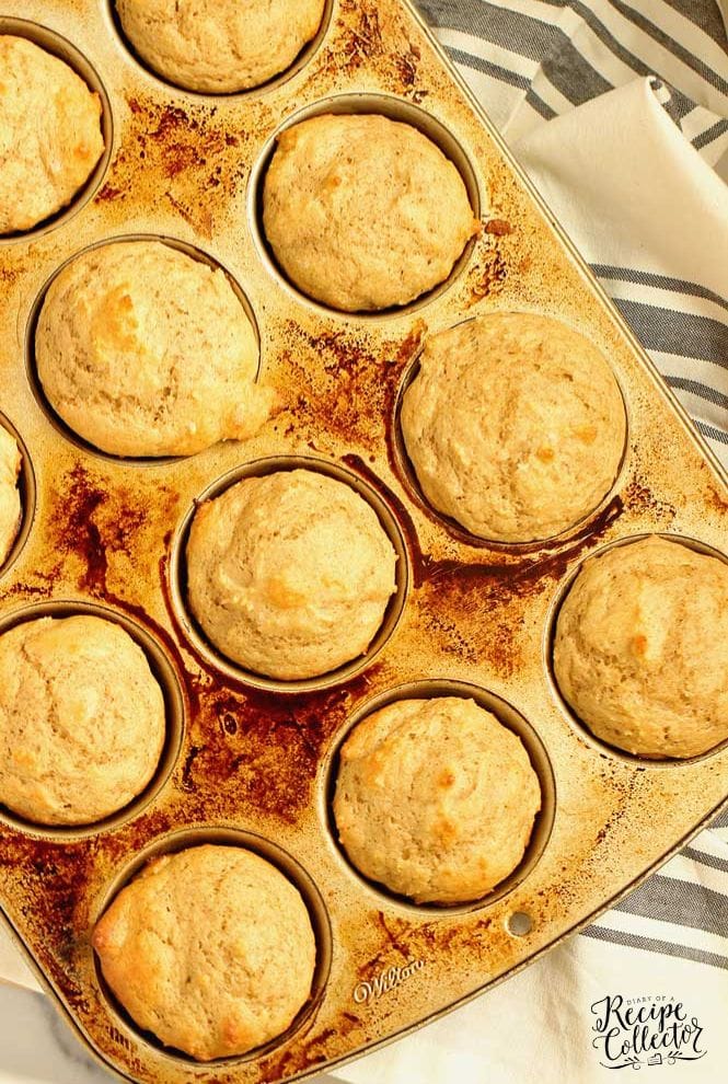 Cinnamon Sugar Protein Muffins make a great meal prep recipe that only takes a few minutes to prepare and helps you start your day with a high protein breakfast!